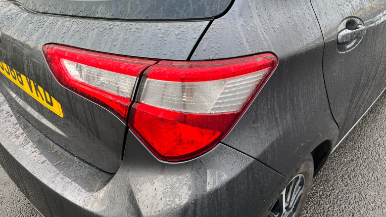 Toyota Yaris 1.5 VVT-i Icon Tech 5dr Petrol Hatchback